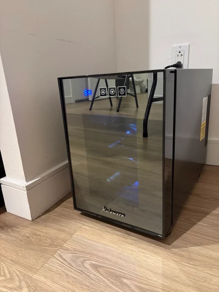 미니 와인셀러 (6병)
					무빙세일
					La Ktown