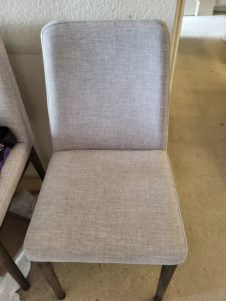 고급 식탁의자 두개 급하게 팝니다.
					무빙세일
					Glendale