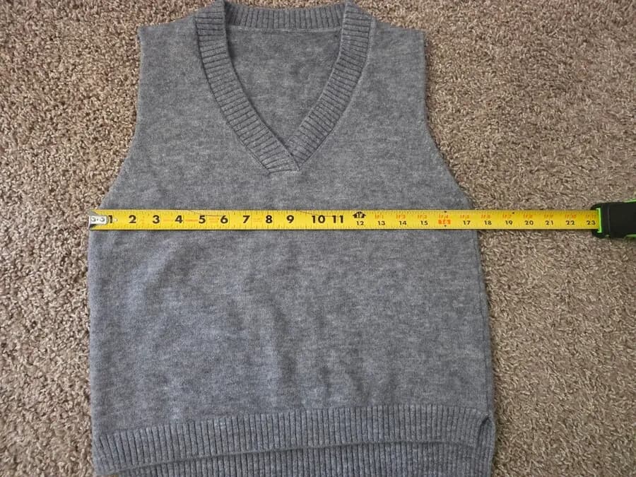 회색 여성 니트 베스트 새것 2개 팝니다.
					무빙세일
					Los Angeles