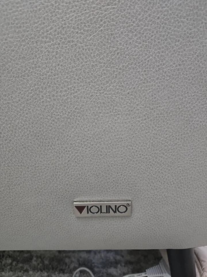 Leather Sofa
					가구
					Los Angeles