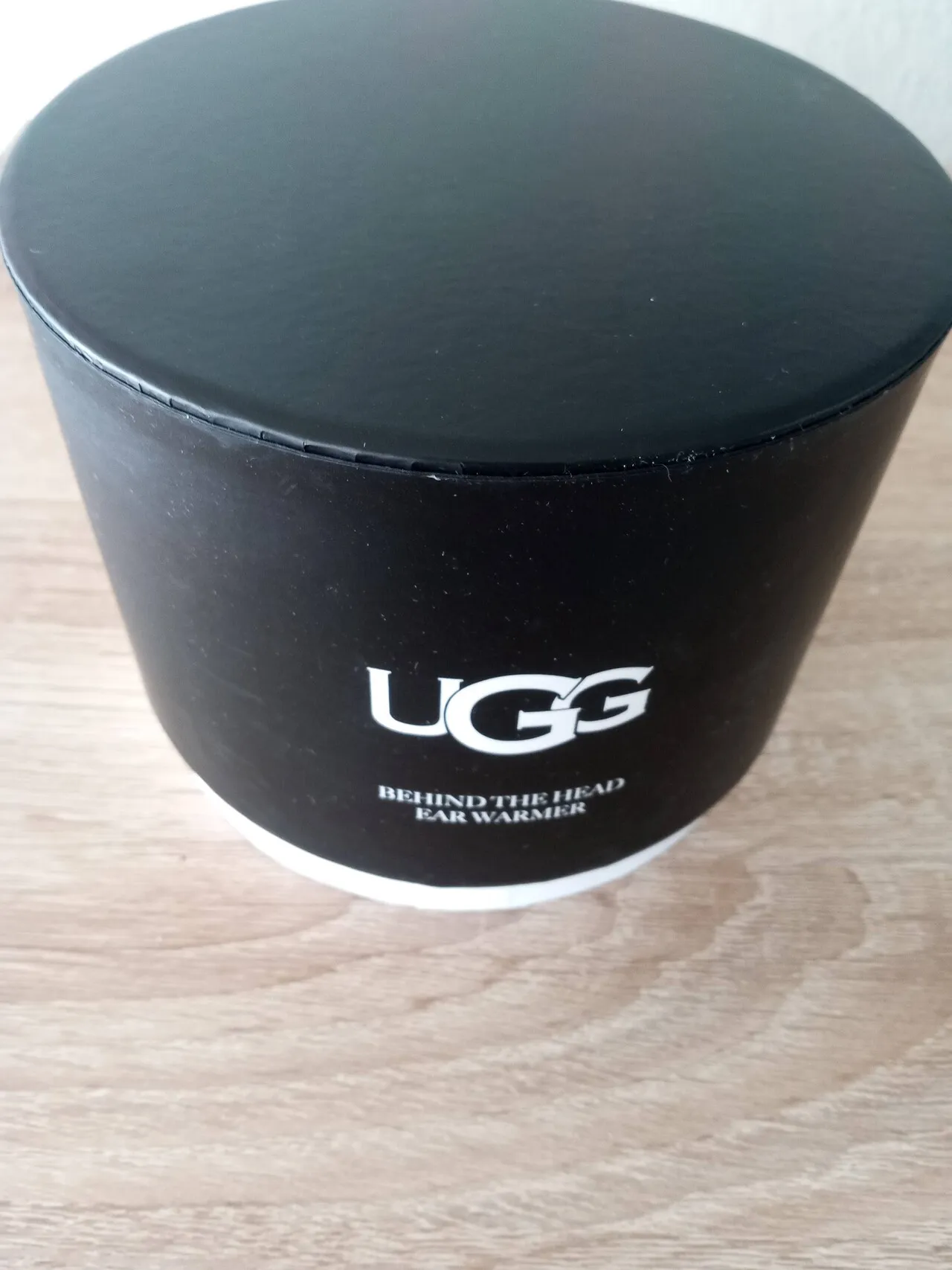 Leather Wrapped Genuine Shearling Ear Muffs
					전자/가전
					오렌지카운티