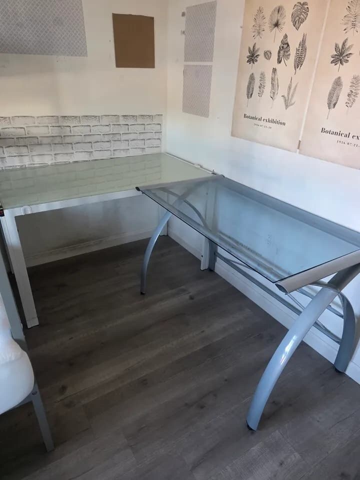 책상,이층침대
					무빙세일
					한인타운