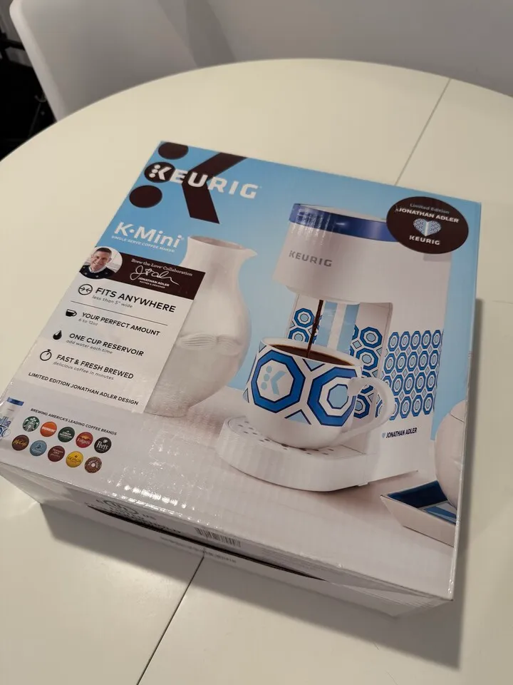 커피머신팝니다 (미개봉)
					전자/가전
					Koreatown