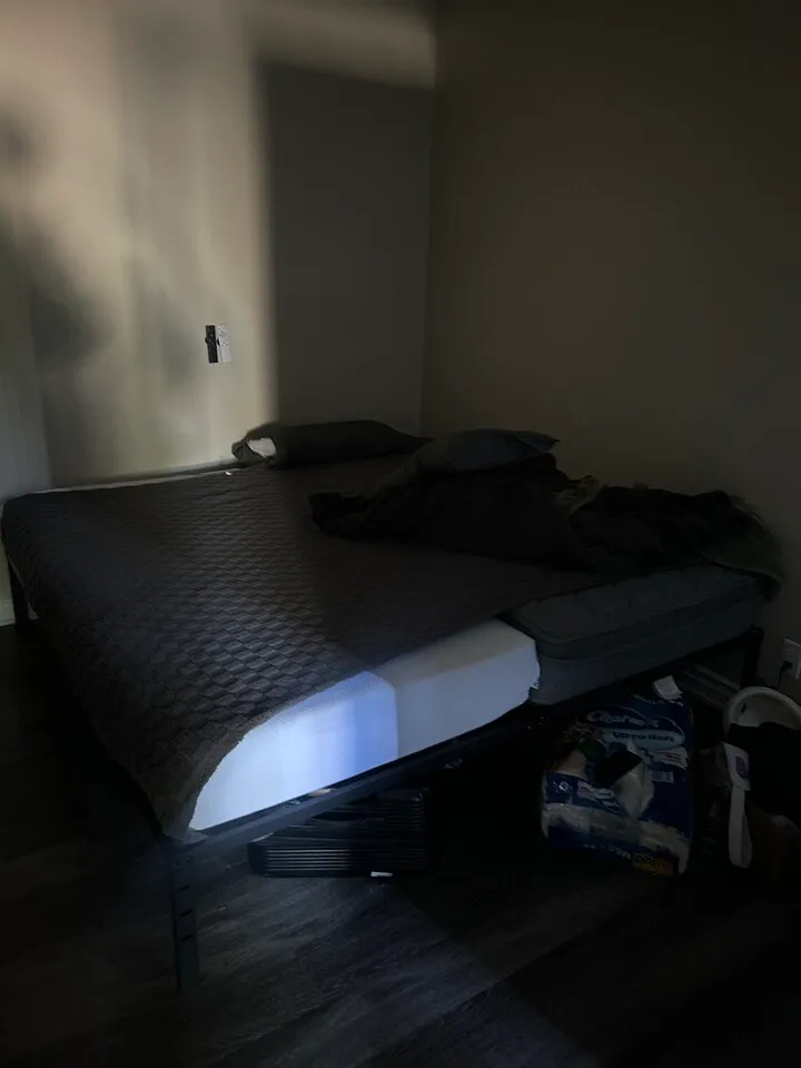 침대프레임+매트리스 1세트
					무빙세일
					Brea