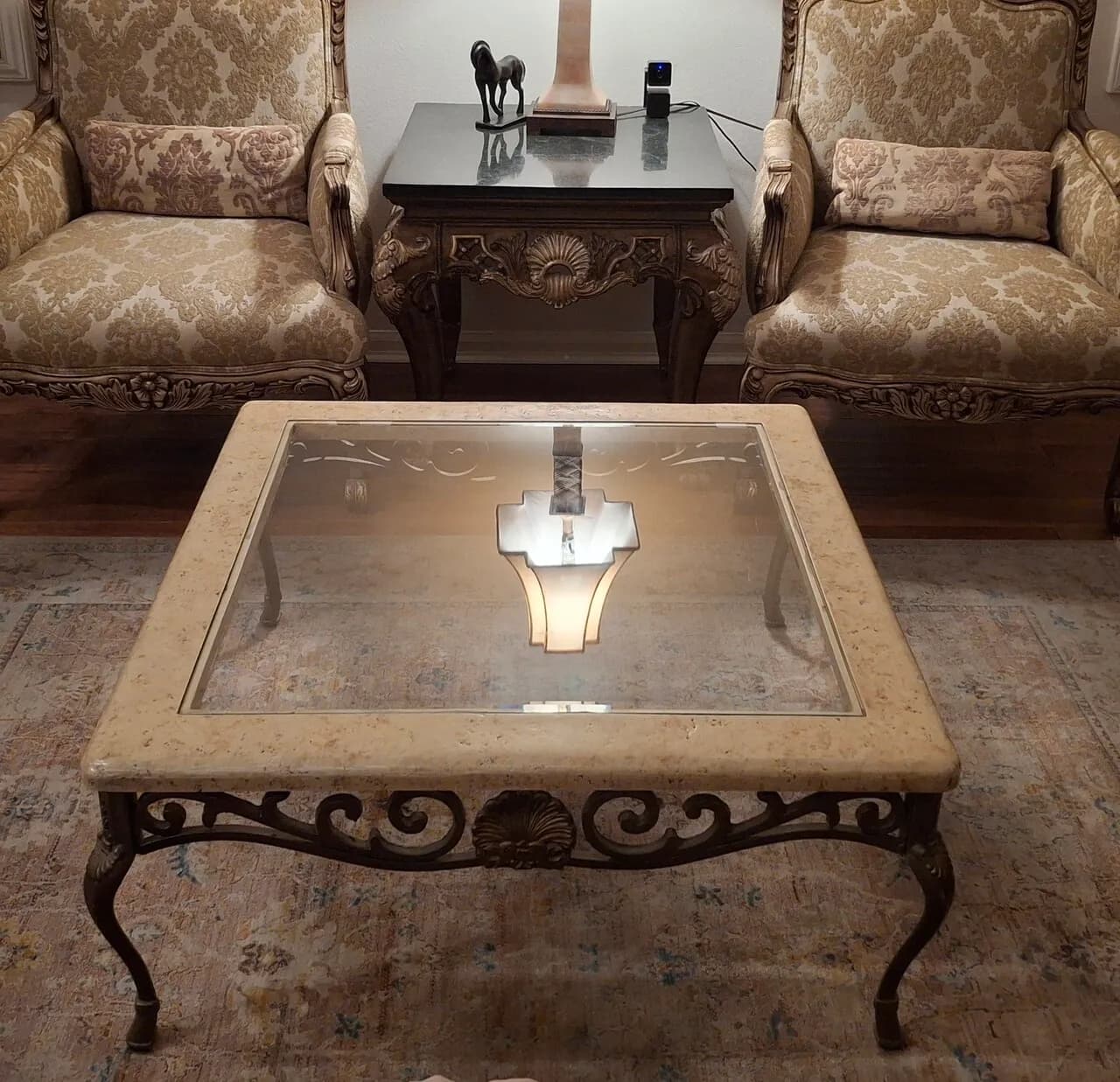 앤띡 유리 테이블
					가구
					발렌시아 Valencia