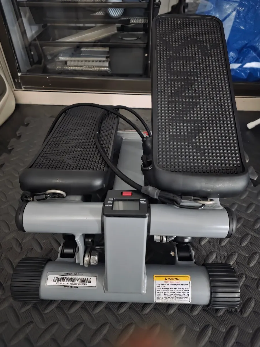 스텝퍼 운동기기 팝니다.
					무빙세일
					Los Angeles