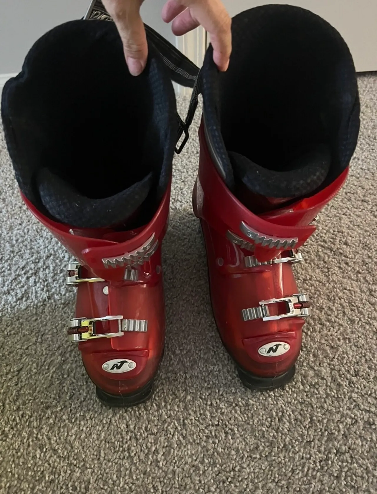 노르디카 스키부츠 남자 270-275 사이즈
					운동/건강
					Los Angeles