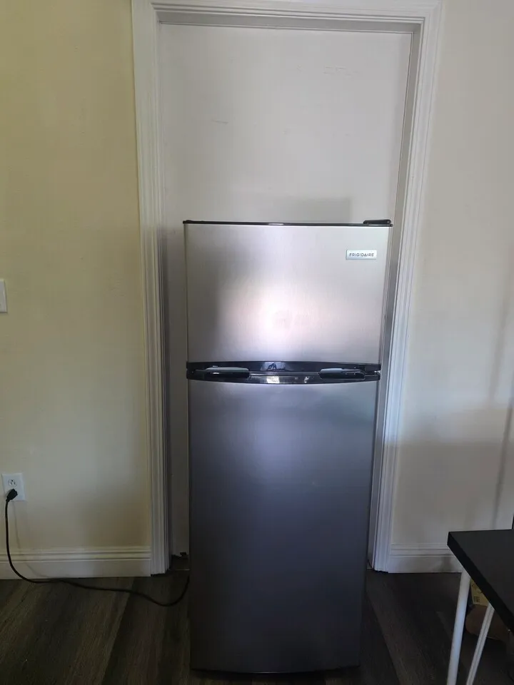 냉장고/소파 판매
					무빙세일
					Koreatown