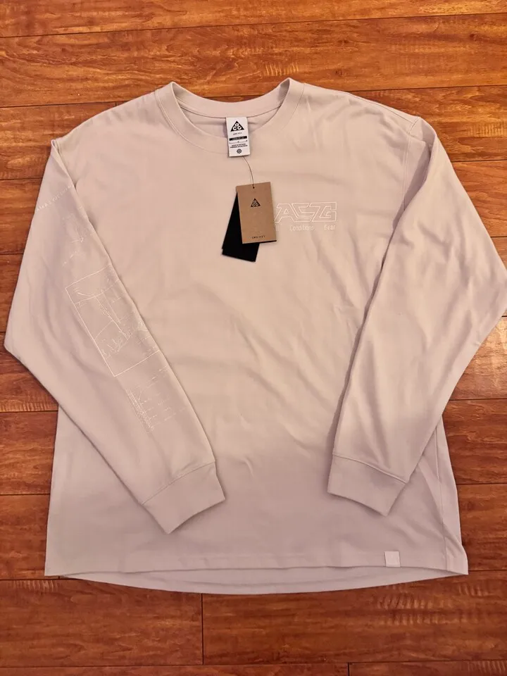 새제품 나이키 NIKE ACG 롱 슬리브 긴팔 티셔츠
					의류/패션
					Fullerton