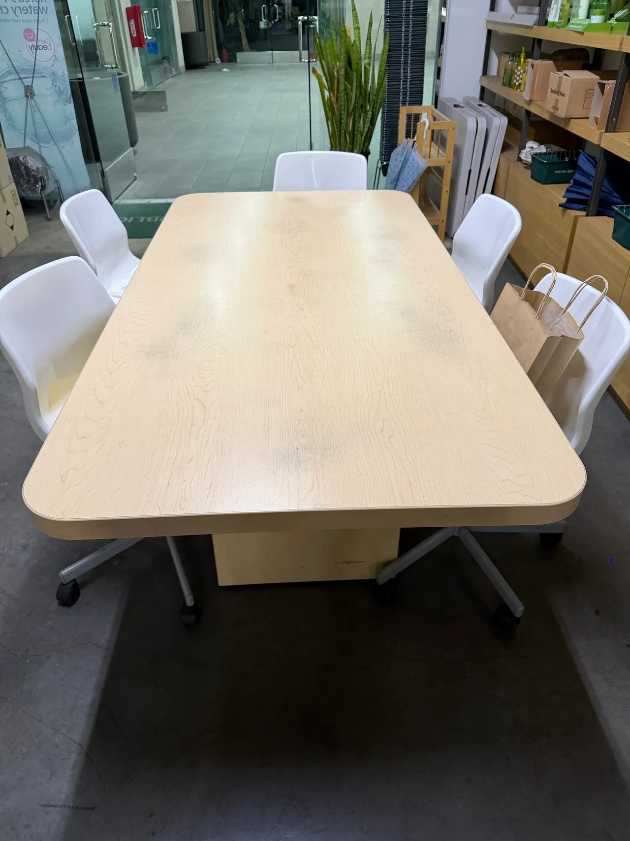 Small Conference Table set (with 5 Plastic Chair)
					무빙세일
					Los Angeles