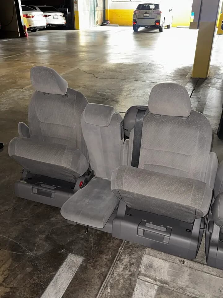 Sienna 3people passanger seat 팝니다
					기타
					Glendale