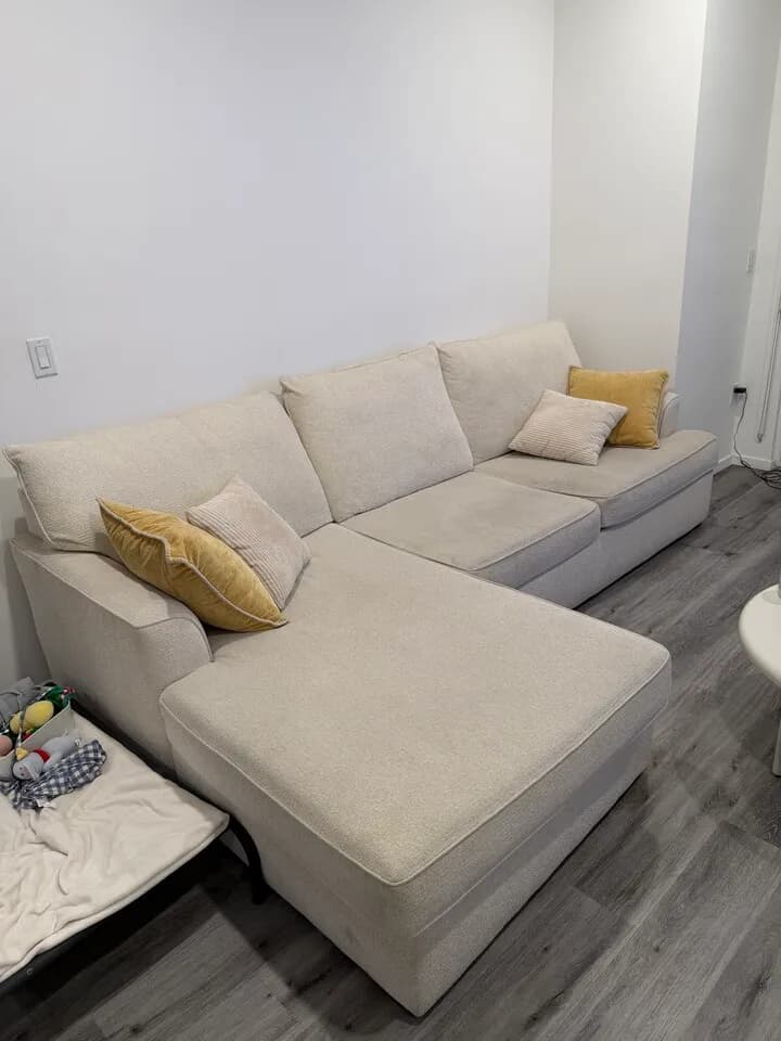 living spaces 소파
					무빙세일
					Los Angeles