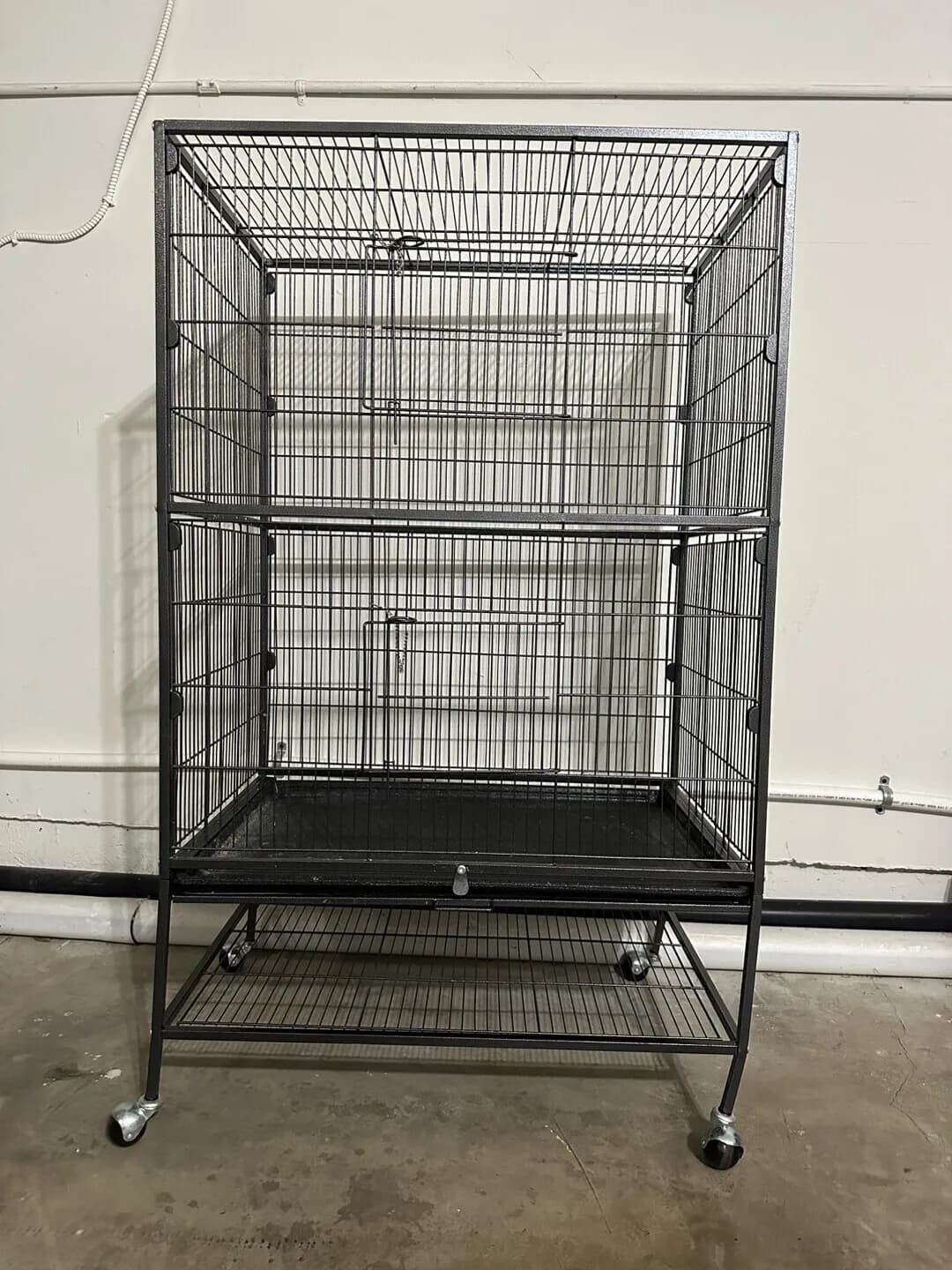 큰 철재 새장 + 작은 새장 (여행용) + 암막 커튼 팝니다.
					기타
					Torrance