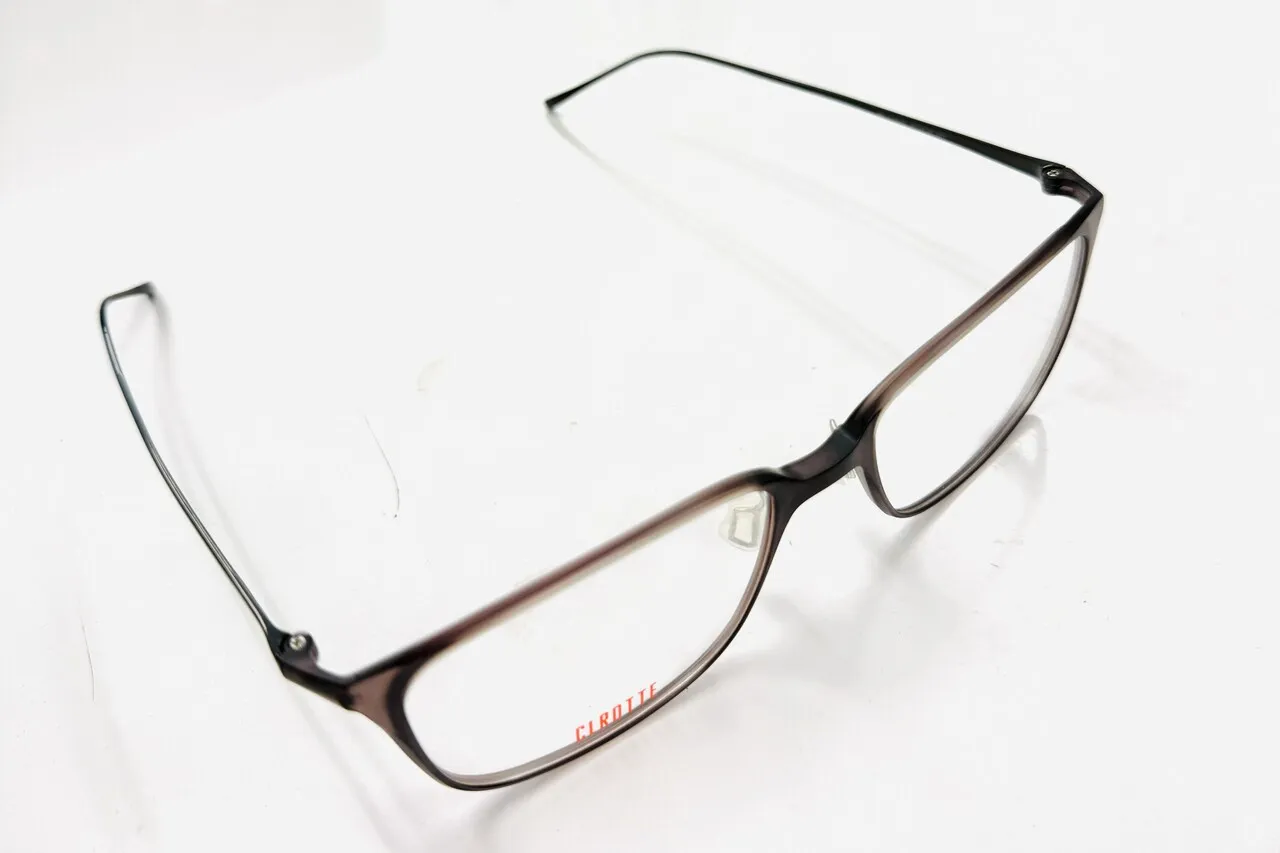 안경마을에서 안경테와 안경렌즈 저렴한 가격판매
					의류/패션
					Los Angeles