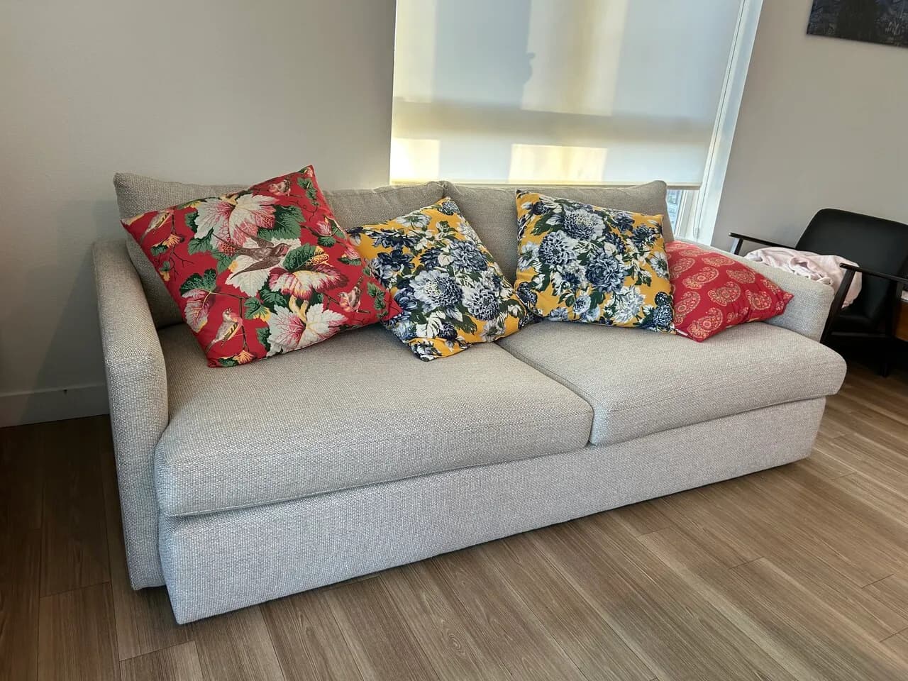 crate&barrel couch sale
					가구
					Koreatown