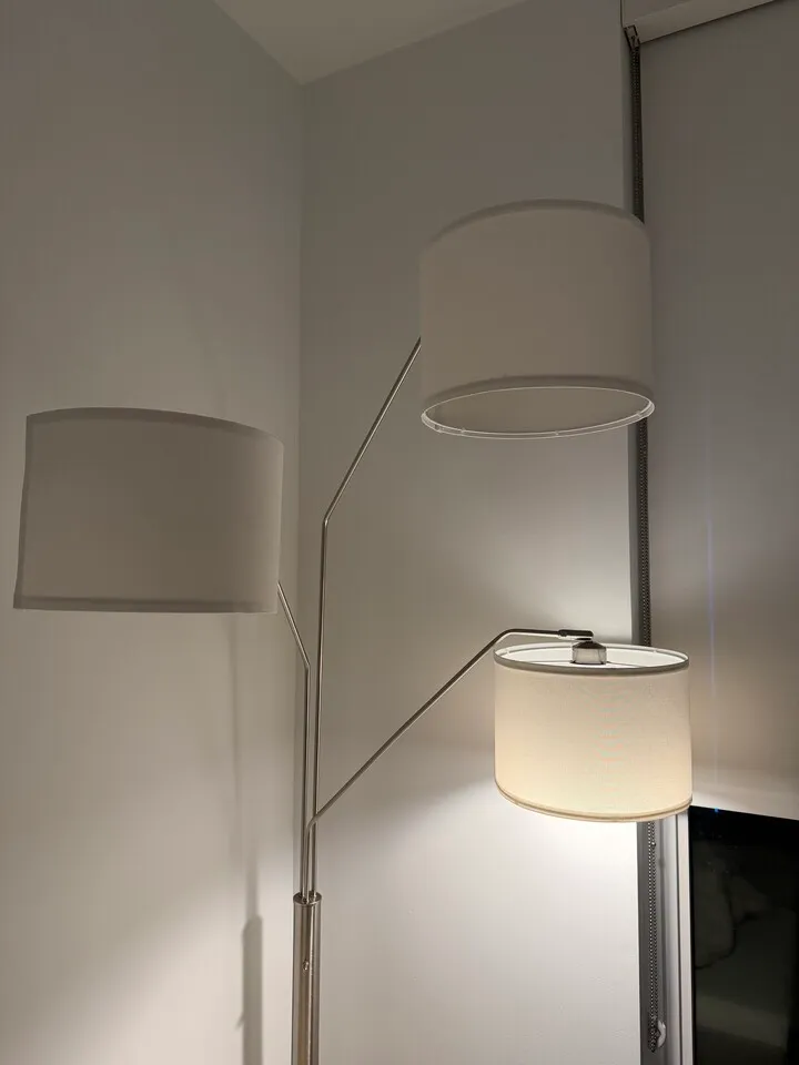 램프
					가구
					Los Angeles