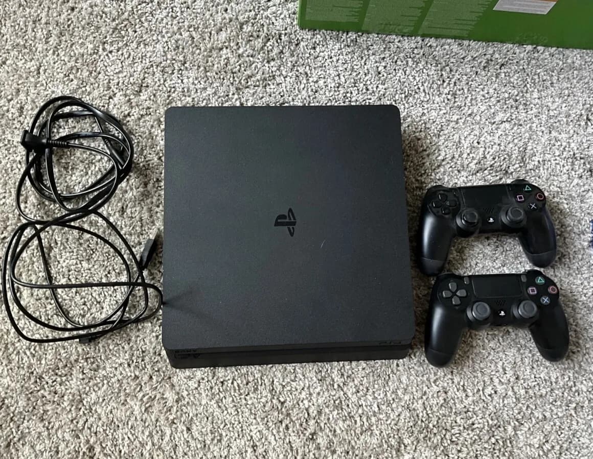 각종 전자 제품 + 게임기 (ps 4 and psp vita)
					전자/가전
					Los Angeles