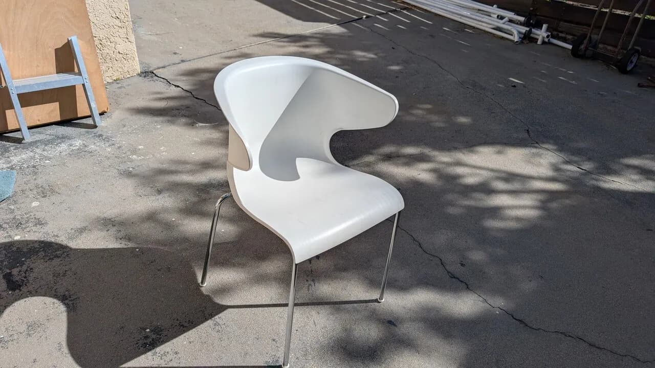 적재 가능한 디자이너 플라스틱 의자
					가구
					La Crescenta