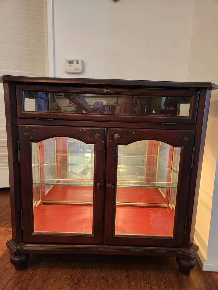 앤티크 고가구 유리장
					무빙세일
					Los Angeles