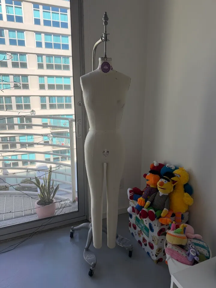 PGM industry 마네퀸 사이즈6
					무빙세일
					Los Angeles