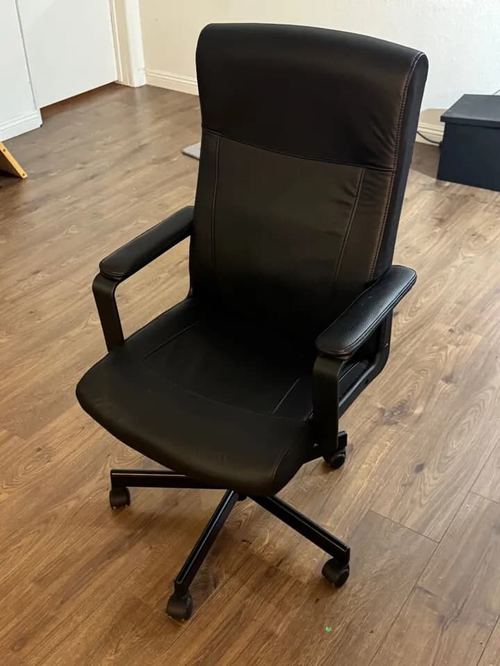 IKEA MILLBERGET Swivel Chair - Murum Black 의자판매
					무빙세일
					Los Angeles