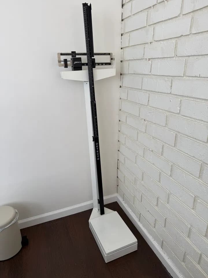 DETECTO 병원용 체중계
					무빙세일
					Los Angeles