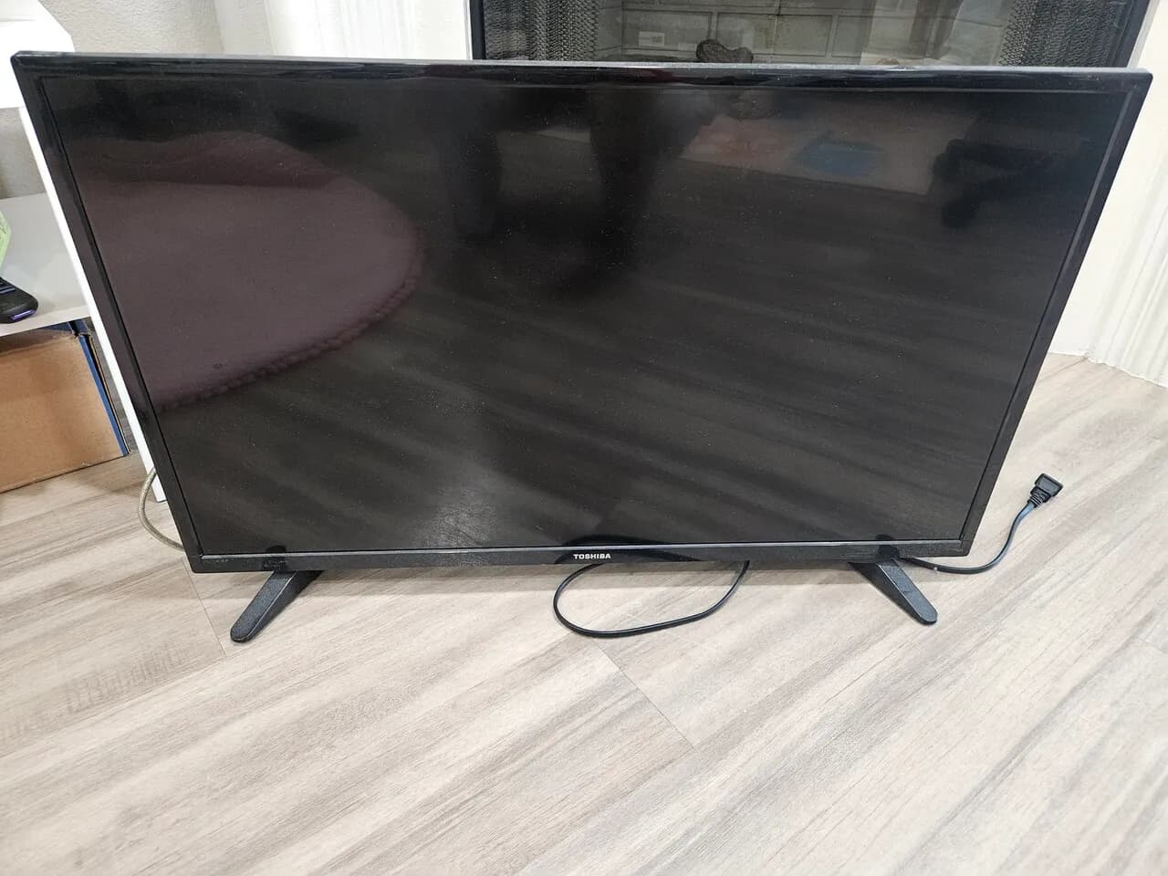 TV와 티비장( 테이블 ) 무료나눔, 책장, 옷걸이
					무료나눔
					La 그로브몰건너편