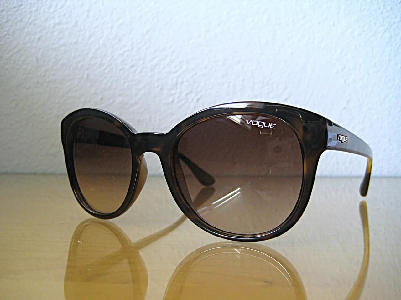 처분세일 고급 보그 Italy Vogue Sunglasses 여성용 새거 이태리 진품
					의류/패션
					Norwalk