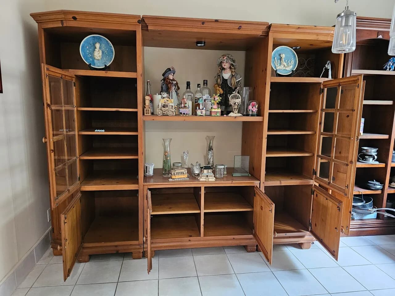 원목 장식장 팝니다.
					가구
					Cypress