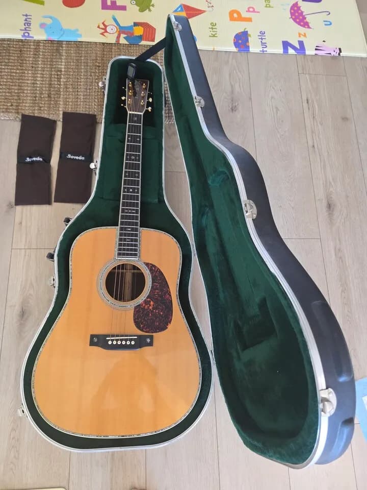 마틴 D 42
					기타
					Los Angeles