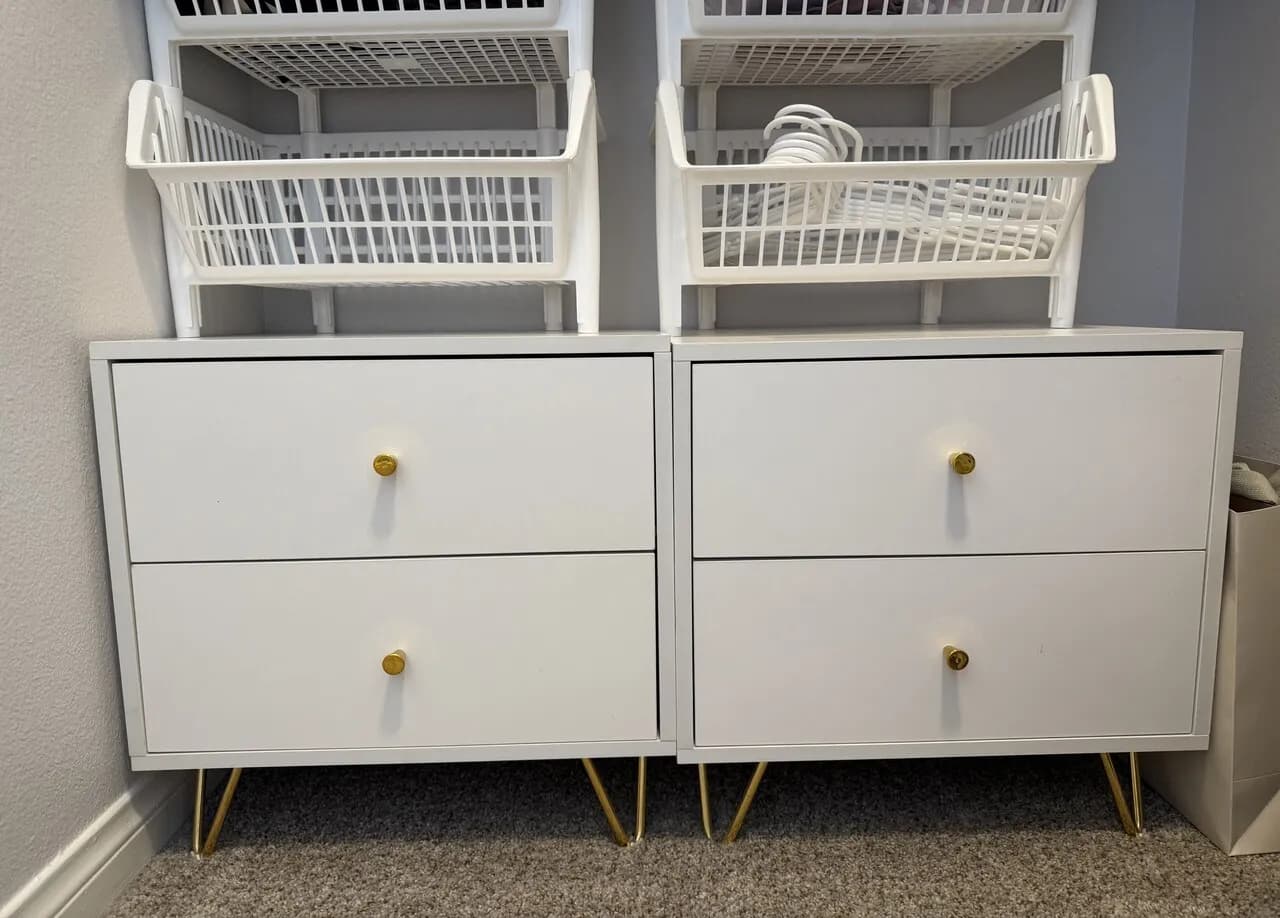 Set of nightstands (+ 4 stack baskets)
					무빙세일
					Mid-wilshire, Los Angeles