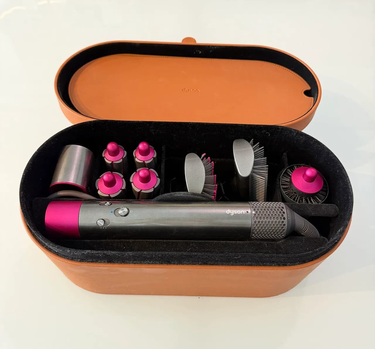 Dyson Airwrap 판매합니다.
					무빙세일
					Los Angeles