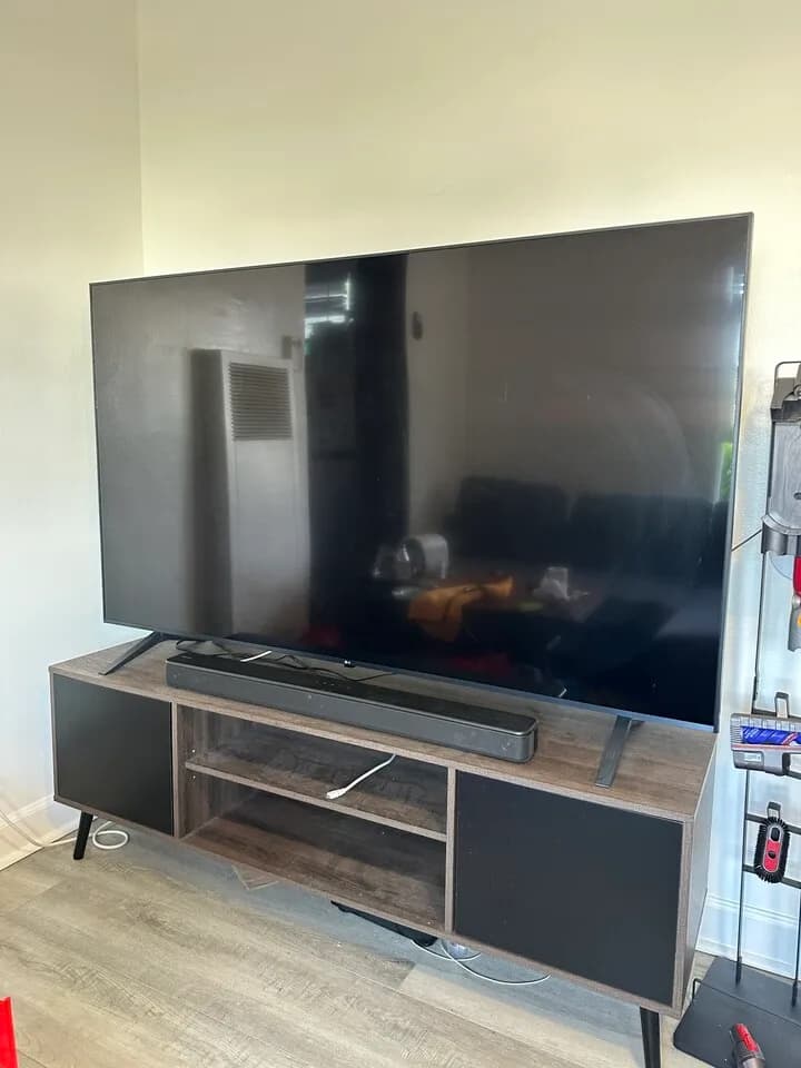 70 inch LG TV 70UR8000AUA
					전자/가전
					Alhambra