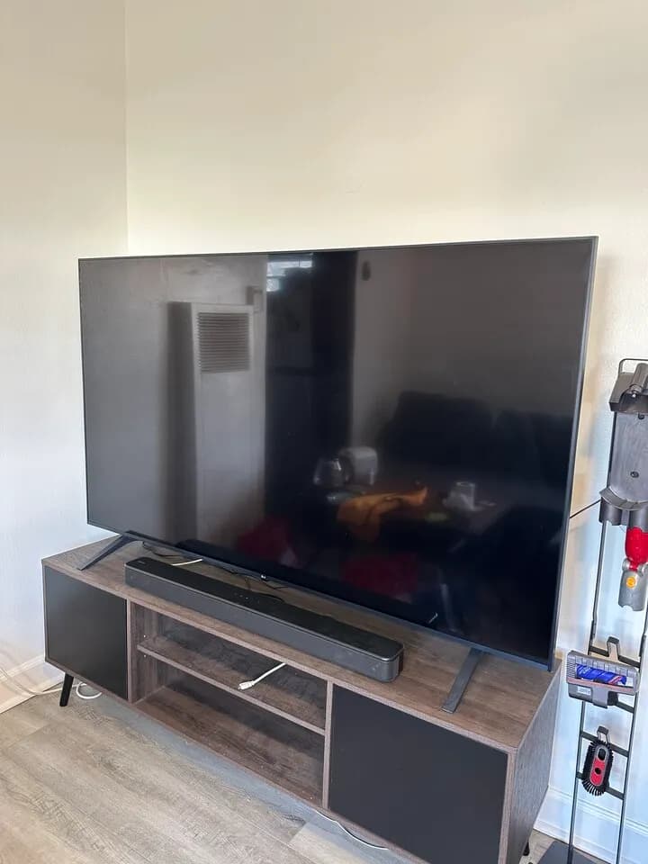 TV stand
					무빙세일
					Alhambra