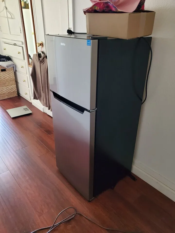 조그만 냉장고 공짜
					전자/가전
					Los Angeles