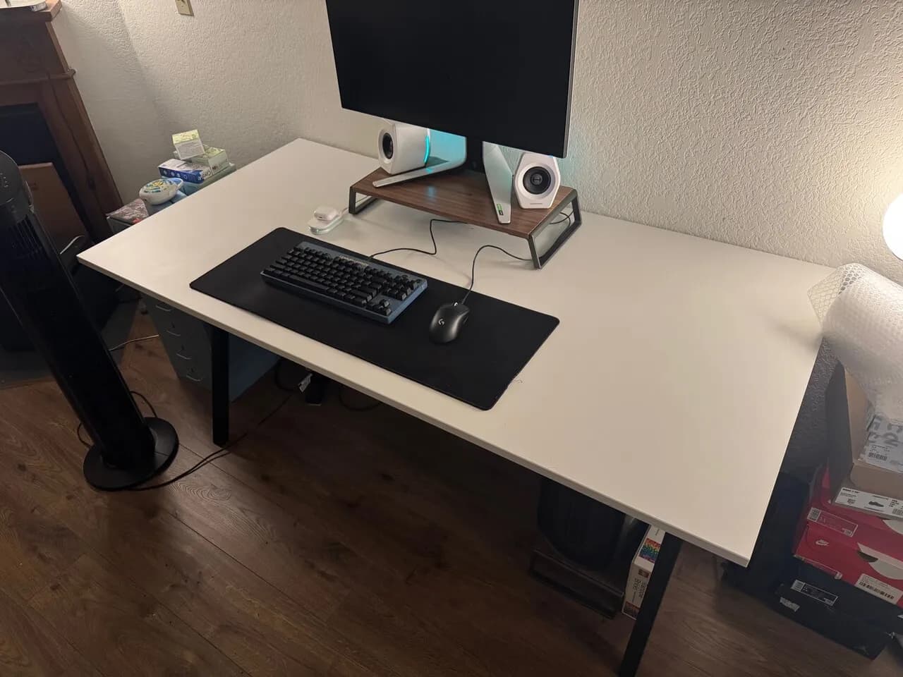 IKEA TROTTEN Desk - White (63 x 31 1/2) 판매합니다
					가구
					Los Angeles