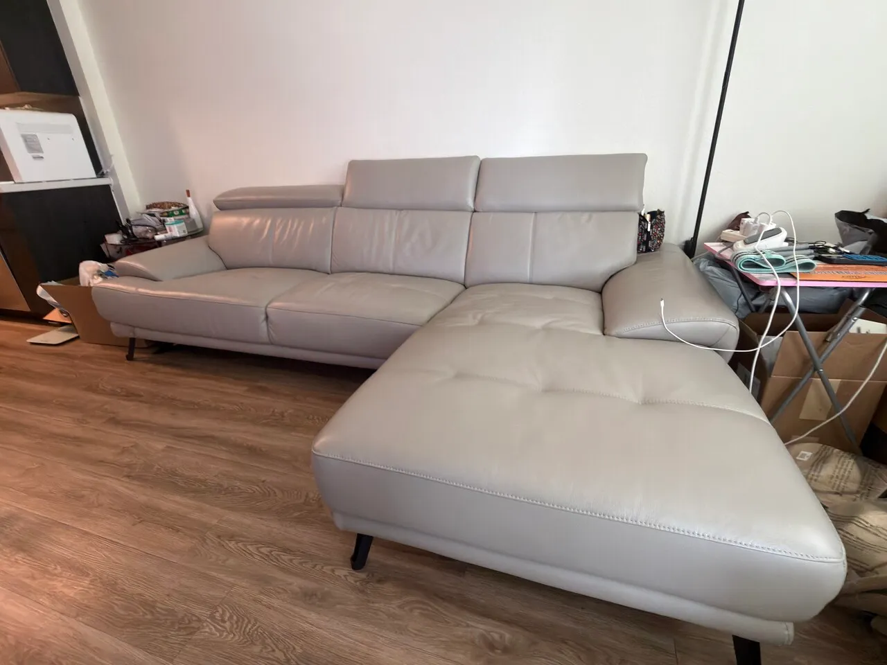 이태리 가죽 소파랑 티비테이블 / 식탁+4인의자
					가구
					La Koreadown