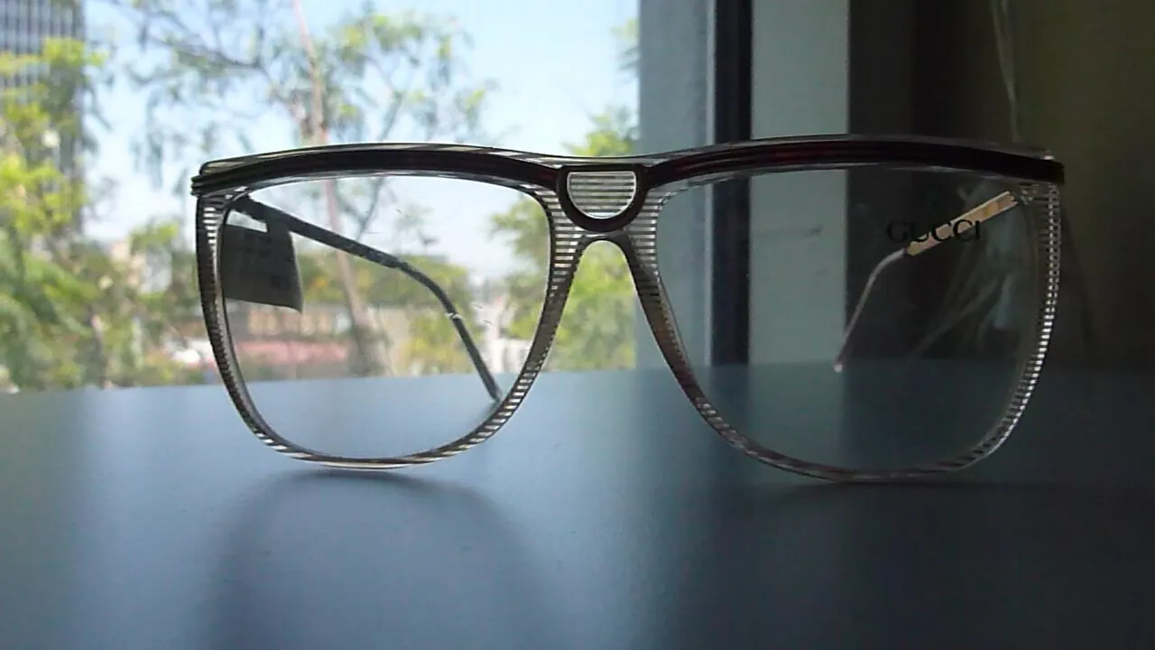 NEW-VINTAGE-GUCCI-BLOND-안 경 테
					의류/패션
					Los Angeles