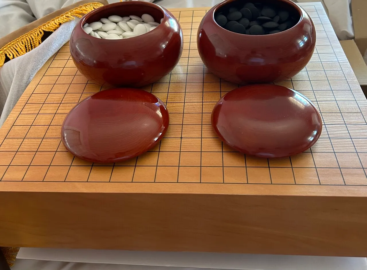 신품 원목 바둑판 세트
					무빙세일
					로랜 하이츠