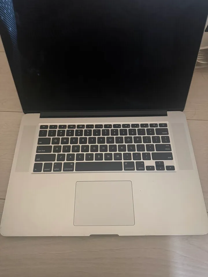 맥북프로 15
					전자/가전
					LA