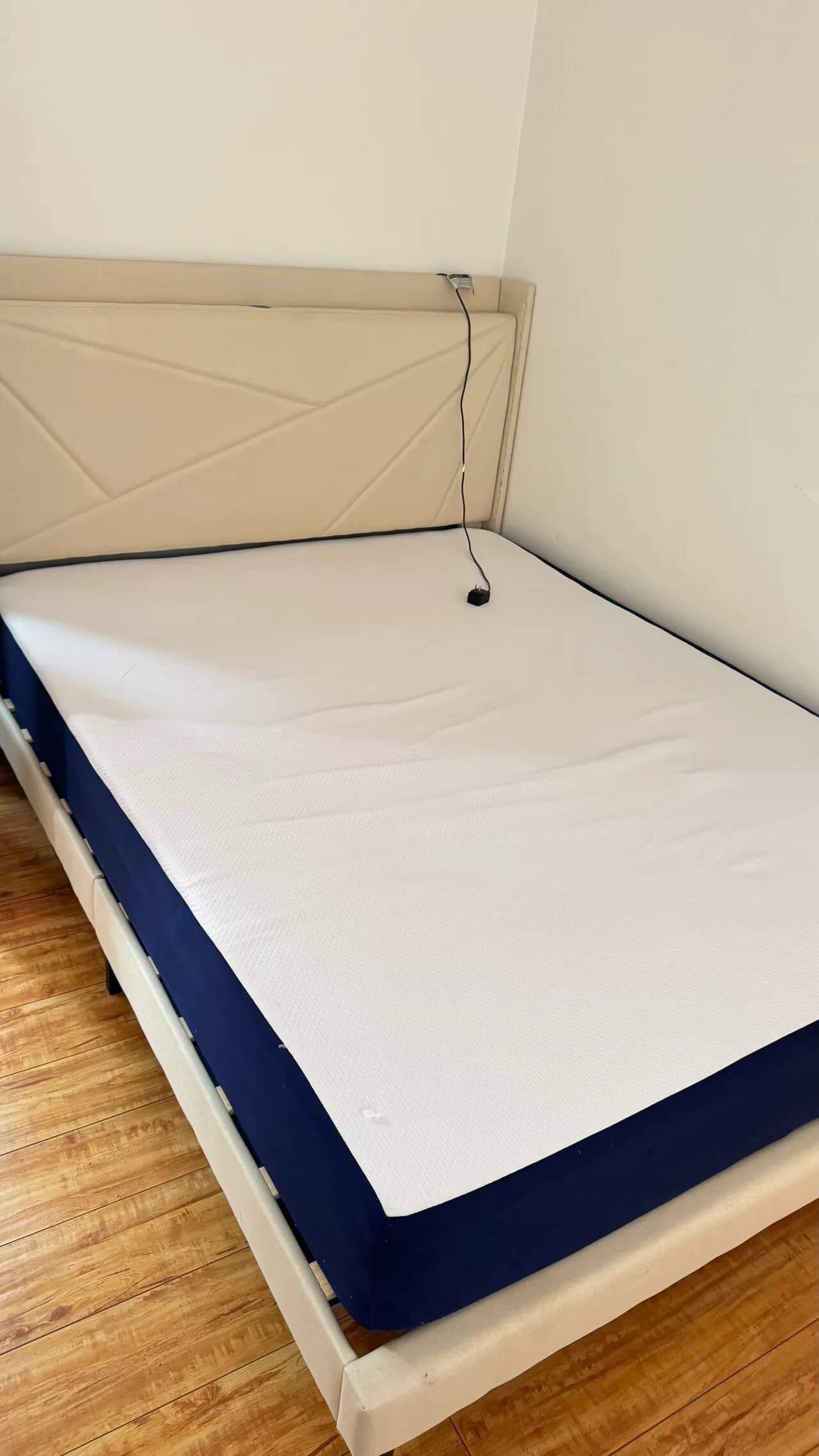 퀸사이즈 프레임+매트리스 무료나눔
					무빙세일
					Los Angeles