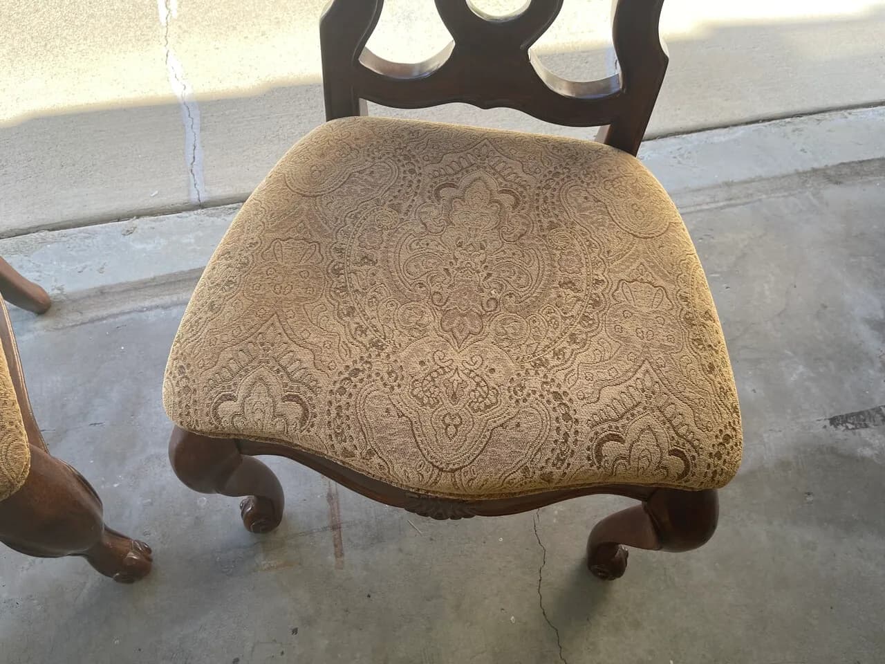 의자
					가구
					La Crescenta