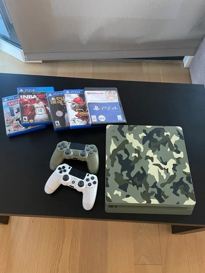 Play station 4 slim 1TB
					전자/가전
					Los Angeles