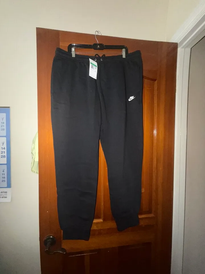 nike 후드티랑 바지 세트 팔아요
					의류/패션
					Los Angeles