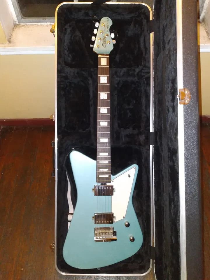 기타(일렉트릭. Mariposa Steriling by Music Man).
					기타
					Los Angeles