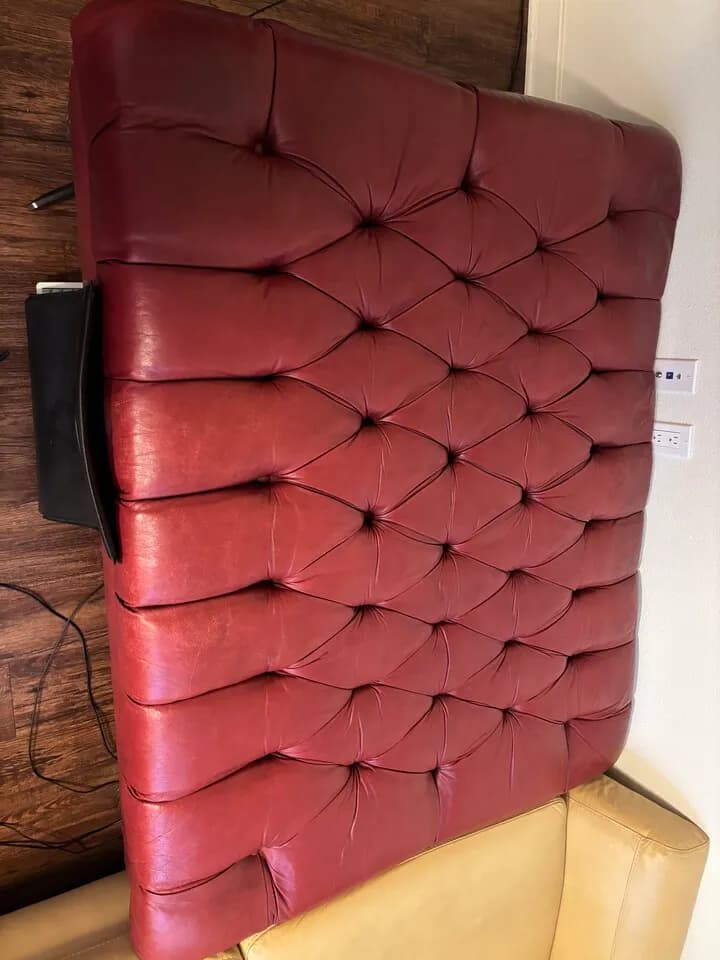 쇼파와 오토맨 팝니다.
					가구
					Los Angeles