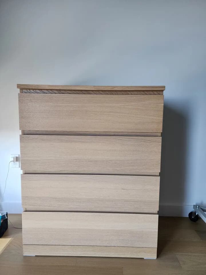 dresser(옷장)
					가구
					Downtown