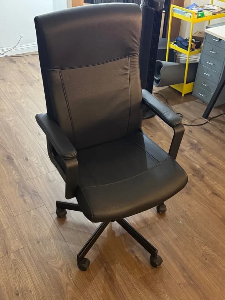 IKEA MILLBERGET Swivel Chair - Murum Black 의자판매
					가구
					Los Angeles