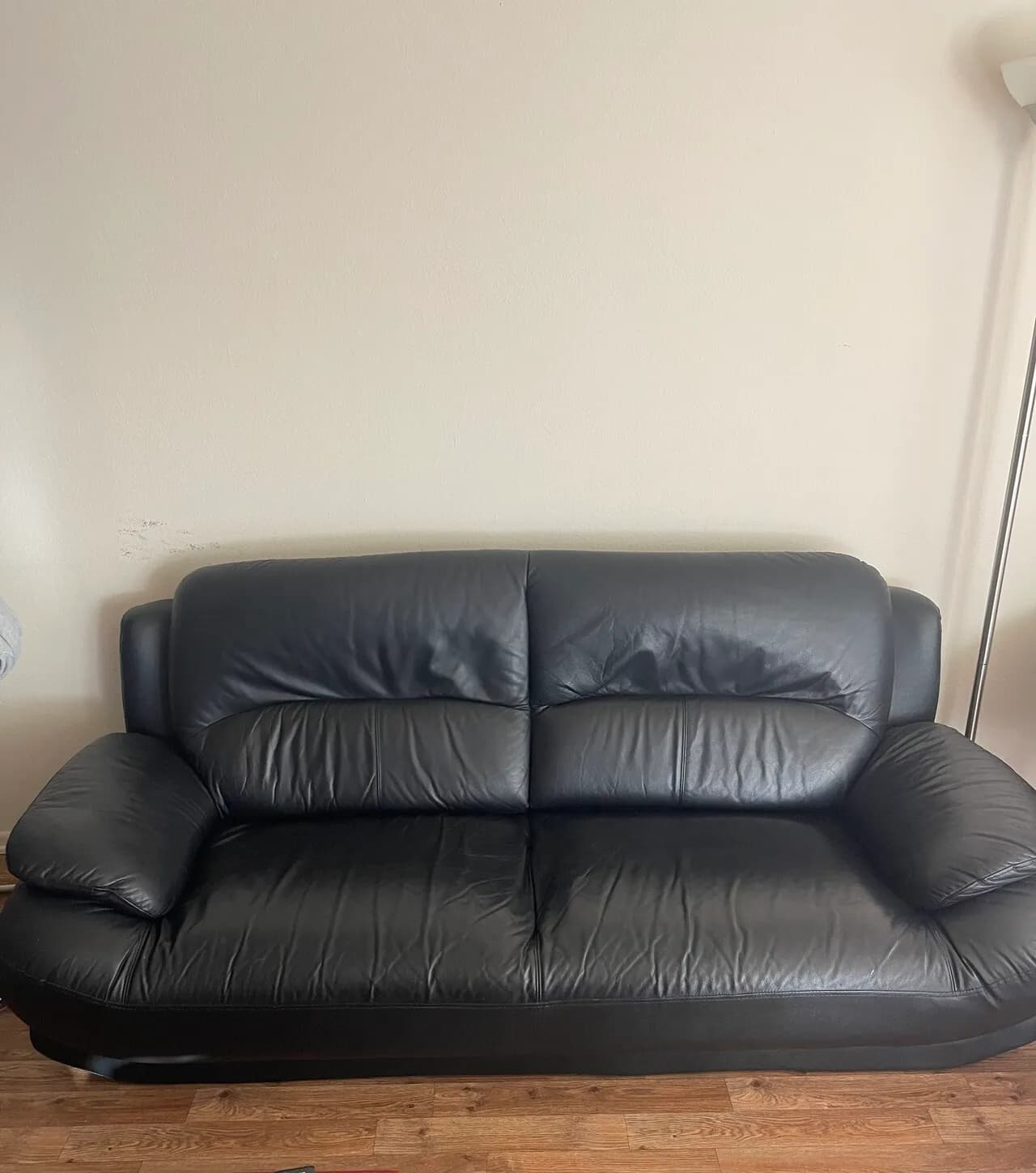 소파 드립니다
					가구
					Los Angeles Downtown