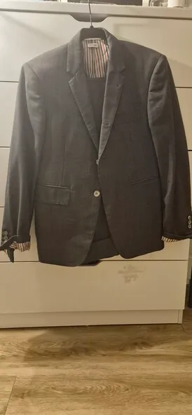 톰브라운 디올 슈트
					의류/패션
					Losangeles